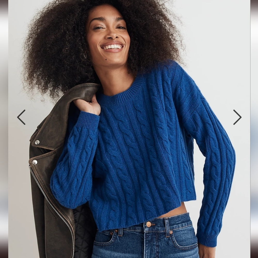 Cashmere crop cable sweater blue